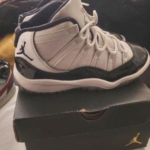 Jordan concord youth size 3